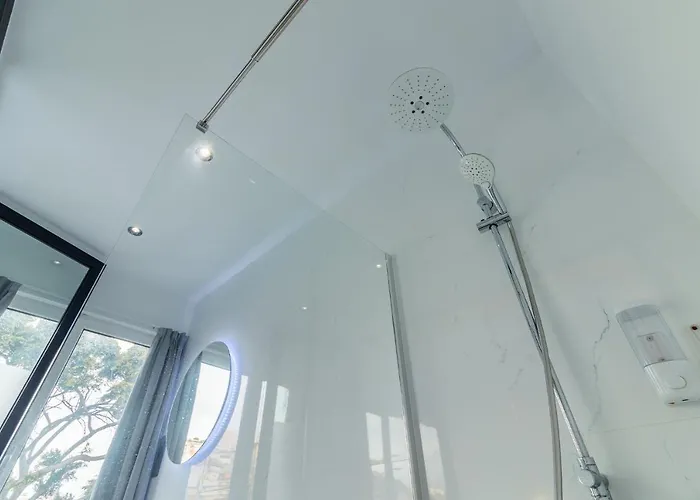 Flatguest Roomtiques Private Guest house 3*